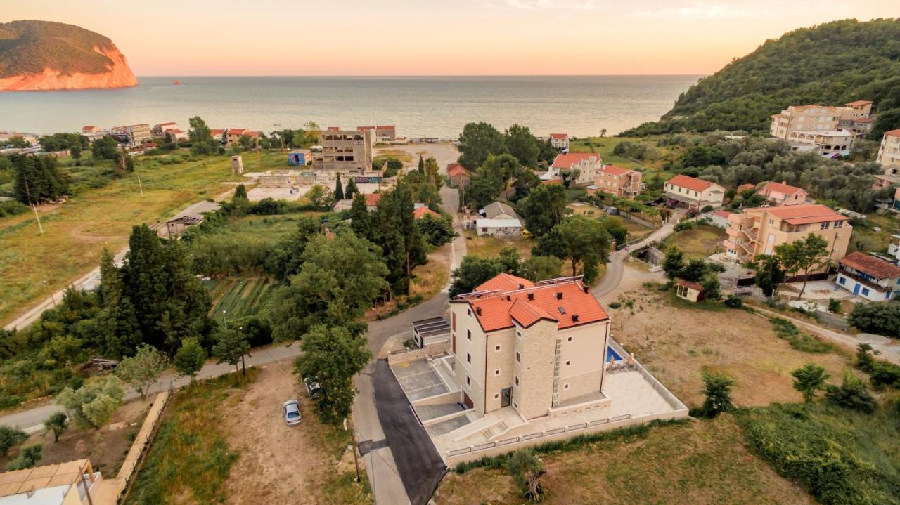 Luxury Apartments Queen Petrovac Luaran gambar